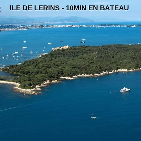 4p 100m², Centre-ville, Calme , Mer , Parking , Wifi Αντίμπ
