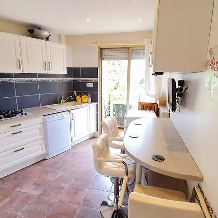 4p 100m², Centre-ville, Calme , Mer , Parking , Wifi Διαμέρισμα Αντίμπ